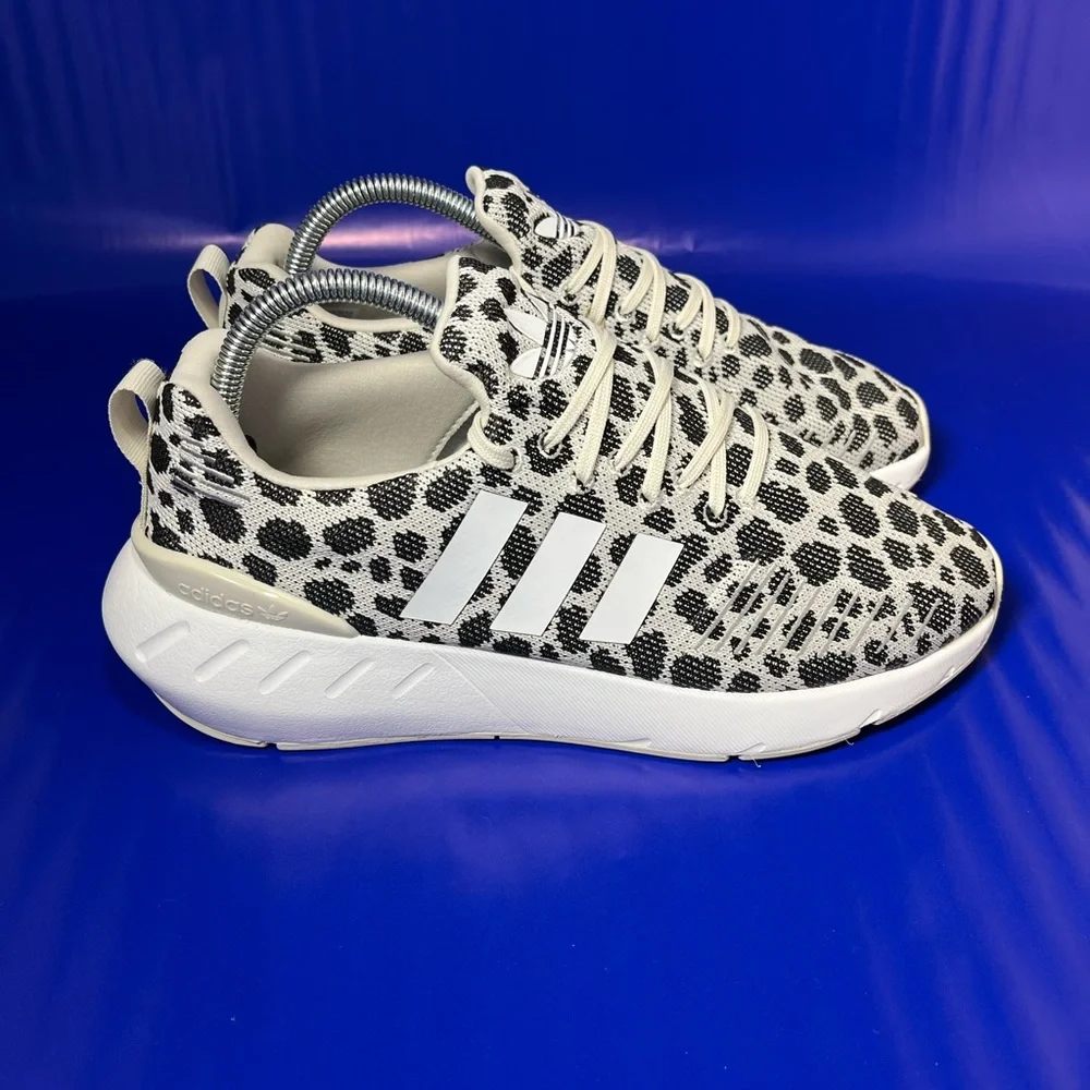 NEW Adidas Swift Run 22 Cheetah Multicolor Print Women’s Size 7 Fast Shipping - Picture 1 of 9